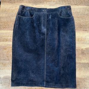 Danier suede leather skirt size 10‎